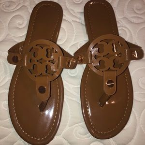 NEW - NEVER WORN TB inspired sandals